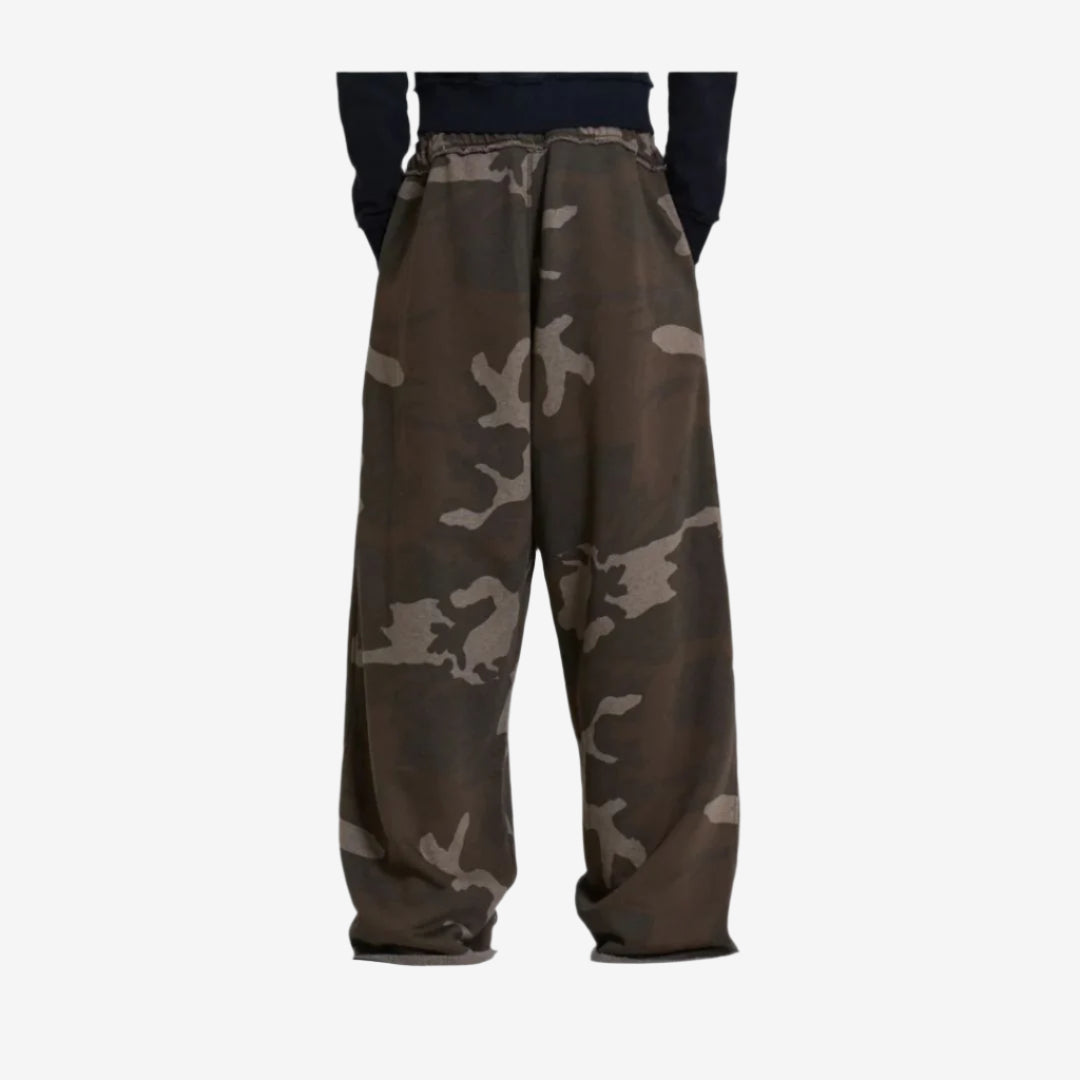 JADED LONDON MONSTER CAMO SWEATPANTS